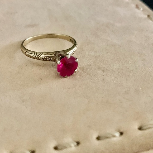 Estate Ruby ring 1920-30’s - Picture 1 of 2